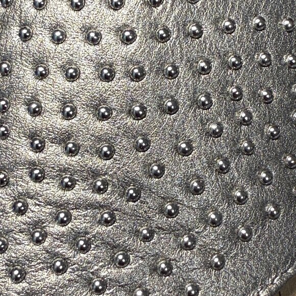 Vionic Capitola Sandals - Size 10 - Gold Studded Thong - Wedge Platform - Picture 5 of 9